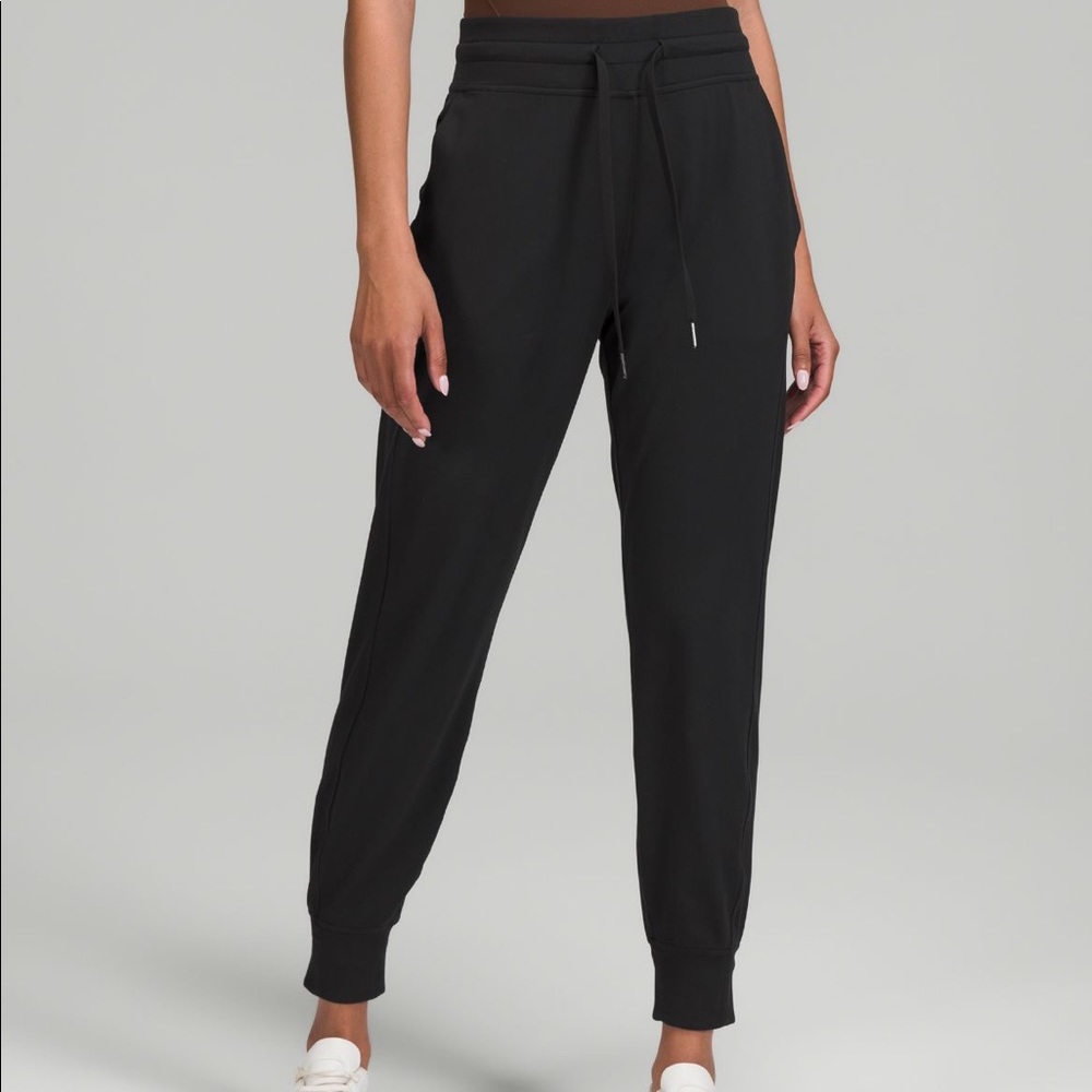 Lululemon ready to rulu joggers
